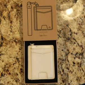 Andar denner wristlet